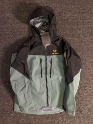 Arcteryx   Alpha sv 7代系列 硬殼 沖鋒衣 黑金   男女同款