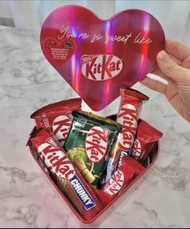 「現貨」韓國直送 2026 KitKat 情人節限定版心型幻彩鐵罐禮盒