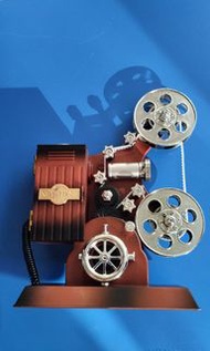 上鏈式放影機造型音樂盒