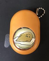 A-4 櫃： 2016  GUDETAMA   蛋黃哥 發聲吉祥物吊飾 2 韋達里〜 肚子在鳴叫  轉蛋 　天富