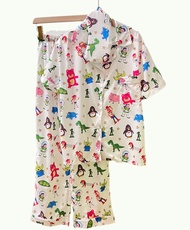 Toy story pajamas 🦖🚀 ชุดนอนผ้าไหมเกาหลี เสื้อแขนสั้นกางเกงขายาว