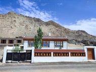 Rumah 3200 m² dengan 1 bilik tidur dan 1 bilik mandi peribadi di Choglamsar (Dorjey home stay )