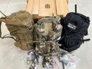 Mystery Ranch Mini 3 Day Assault 模型 with accessories - Black/Coyote/Camo