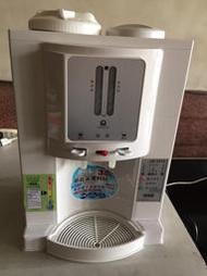 賣一台便宜的「晶工牌溫熱開飲機」(型號：JD-3232)，歡迎來電詢問，感謝您！