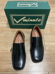 รองเท้าคัทชูแนวคนหน้าเท้ากว้าง รหัส 2212 By V.minute