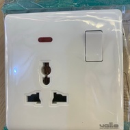 VALLE 13A universal switched socket outlet