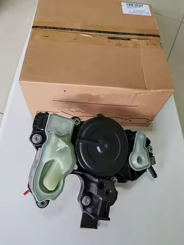 Genuine Engine oil separator With Gasket Assembly 06K-103-495-BM For 15-21 Audi A3 A4 Q3 Volkswagen