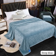 Jumbo embossed blanket measuring 200x230cm, 1200cm grammage