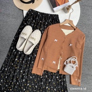 Vienetta.id - ONESET SETELAN WANITA KEKINIAN CARDI KNIT CROP PITA COCUETTE ROK PLISKET HYGET BUNGA D
