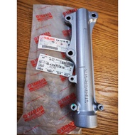 Front Shock Absorber Cover Right Side X1 Genuine 5YW-F3136-00