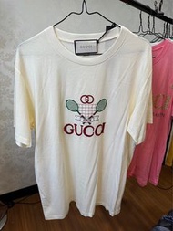 GUCCI 刺繡網球拍白短T