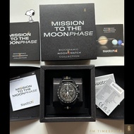 นาฬิกาOmega x Swatch Snoopyสีดำ Mission to the MOONPHASE  รุ่นใหม่ ของแท้100% แถมฟรีฟิล์มกันรอยโฟกัส