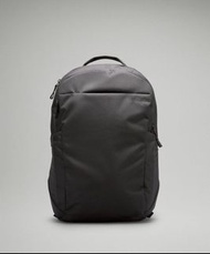 Lululemon triple zip 背包