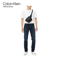 Calvin Klein กระเป๋าคาดเอวผู้ชาย ทรง Waist Bag รุ่น HH3849 001 - สีดำ