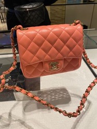 Chanel 22A 珊瑚粉色 方胖子 Mini flag bag  17cm Mini Flap 淡金扣
