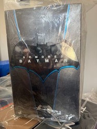 Hot Toys - ARMORED BATMAN