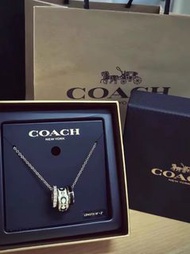 Coach三環造型項鍊（Signature Enamel 3-Ring Necklace)