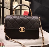 Chanel carry me黑金牛 手把 包