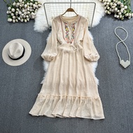 Retro Retro ปักสไตล์ชาติพันธุ์โคมไฟ A-Line กระโปรงแขนยาว Crewneck Slimming Design สําหรับเด็กอายุ 18