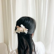 【原創 手工 】蝦玉粉 白色 花型 扁咀 髮夾 啞光