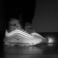 รองเท้า[TrendX] NIKE AIR MAX 97 TRIPLE WHITE WOLF GREY (921826-101) 40