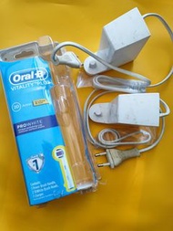 Oral-B Vitality Plus ProWhite Electric Toothbrush 充電器