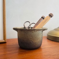 鑄鐵鍋造型筆筒 | 手繪漸層金漆/ 獨特風格/ 文具收納/ 送禮禮盒