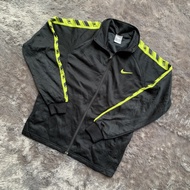 Nike vintage jacket black neon no adidas asics puma champion kappa