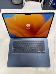 M2 MacBook Air 15吋 8gb Ram 256SSD 午夜暗色 香港行貨 有保養到2024年9月2號 電池循環次數9 電池最大容量100% 有原裝充電器 不議價 可預約到門市睇機