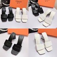Triangle clogs with quilted straps in matte leather, 9m high, max to the feet