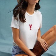เสื้อยืด Baby Tee จับเอวบ็อกซี่สั้น แขนสั้น สีขาว ปักลวดลายกุ้ง สำหรับช่วงปิดเทอม ท่องเที่ยวชายหาด ส