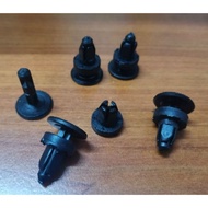 Honda SO4,SR4 Wiper Panel Clip