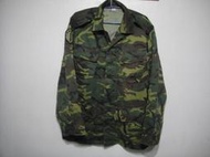【靖】❤(中華民國陸軍)❤步兵學校(金湯-臨陣當先)*陸式抗近紅外線迷彩野戰衣*(批號H251)型號：39L