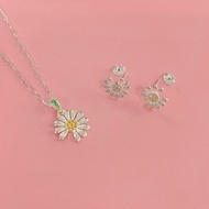 G-Dragon petalless chrysanthemum necklace and earrings. Bac Ta standard