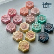 1pc 19g Mix Shape Bee and Hive Homemade Soap