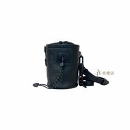 LV SAC NANO CHALK 黑牛皮壓紋束口圓筒包 M44628