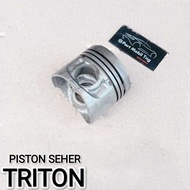 Mitsubishi Triton 25 2500cc 4D56U Piston Removed