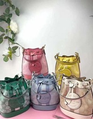 COACH 👉🏻👉🏻預購 最新限量款♥️ 🆕 New Arrival🎉 COACH Mini Dempsey Bucket Bag In Signature Jacquard With Stripe 