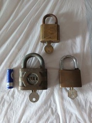 舊Yale 鎖頭及 Sword(  padlock )～～～鎖頭共3個