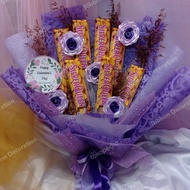 Coklat besar , coklat unik , bucket snack , coklat silverqueen