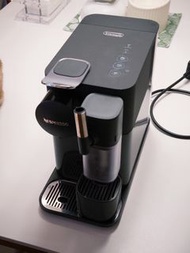 De'Longhi Nespresso Lattissima One F121 牛奶咖啡機 - 輕巧易用，完美拿鐵/卡布奇諾！