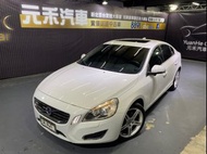 ✨2013年式 Volvo S60 T4 旗艦版 1.6 汽油 雲朵白 ✨ 四十萬即可享有ACC跟車！