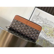 Goyard MATIGNON Large Wallet is Long Design Full Zipper Opening Closing to Make Safe.It Contains 12 
