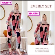 Everly Set By Majesty