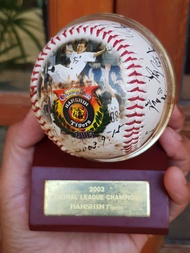 ลูกเบสบอลพร้อมลายเซ็นต์ Hanshin Tigers Central League Championship 2003