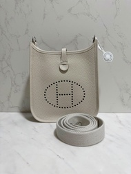 ‼️🥳G刻現貨，26年新鮮單- Hermes mini Evelyne 奶昔白