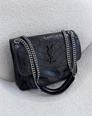 全新ysl niki medium Black黑鏈黑標Logo復古褶皺 牛皮革 流浪包 單肩袋 黑色 中號 633184-0EN08-1000 長28*8.5*20cm