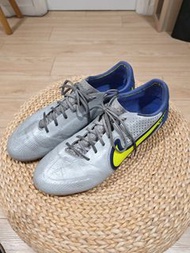 Nike Tiempo 足球鞋