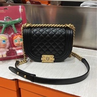 Chanel boy 黑色荔枝牛皮馬鞍boy