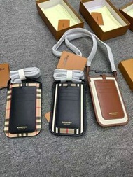 全新BURBERRY手機袋3款